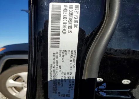 2021 Jeep Compass Latitude z USA, uszkodzony, nr VIN 3C4NJDBB3MT530125